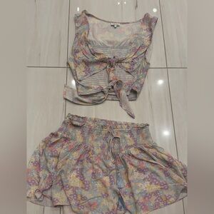 Floral Tie-Front Top and Short Set size large with stretch